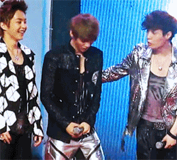 tumblr_m9a2903LpT1rx0t9oo2_250.gif