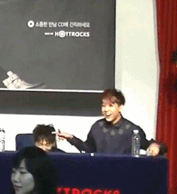 1890400293_23457a78.gif
