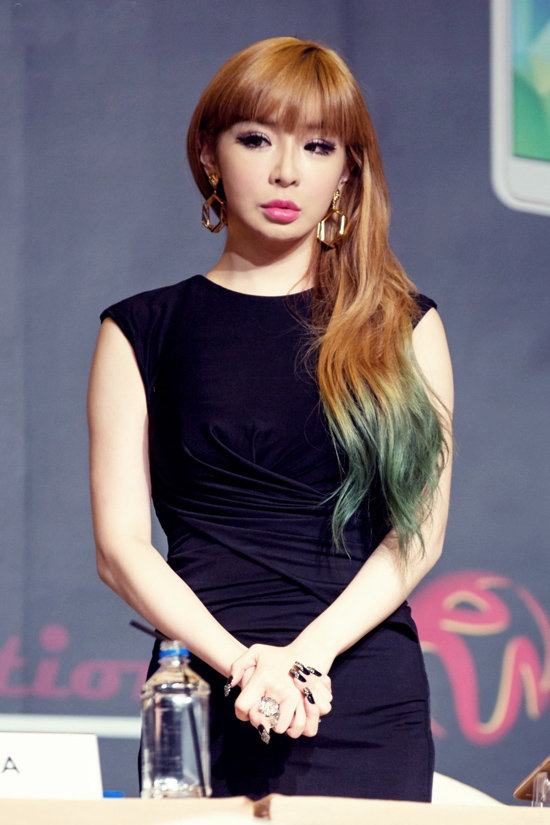 Latest image for 2NE1 Park Bom is hot!!!