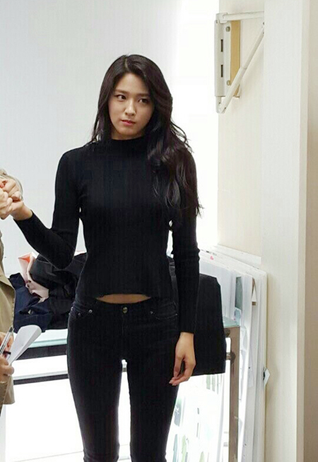 没做ps? aoa雪炫的目击照片引起了话题